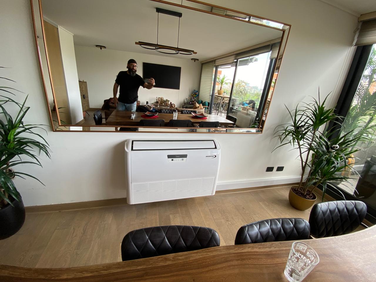 Reparación técnica de unidad de aire acondicionado